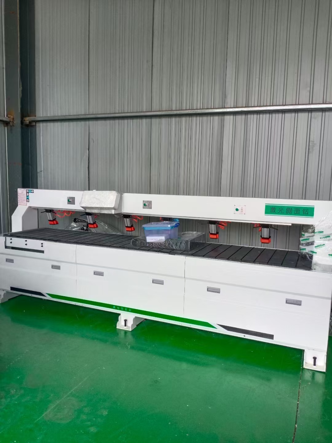 木工机械:全新高配单头,双头激光侧孔机